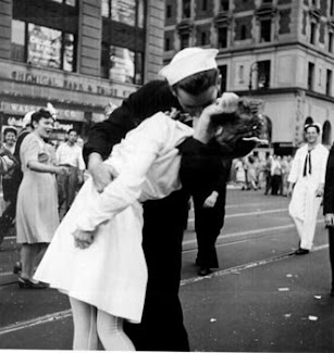 PRIMEIRO BEIJO PÓS GUERRA