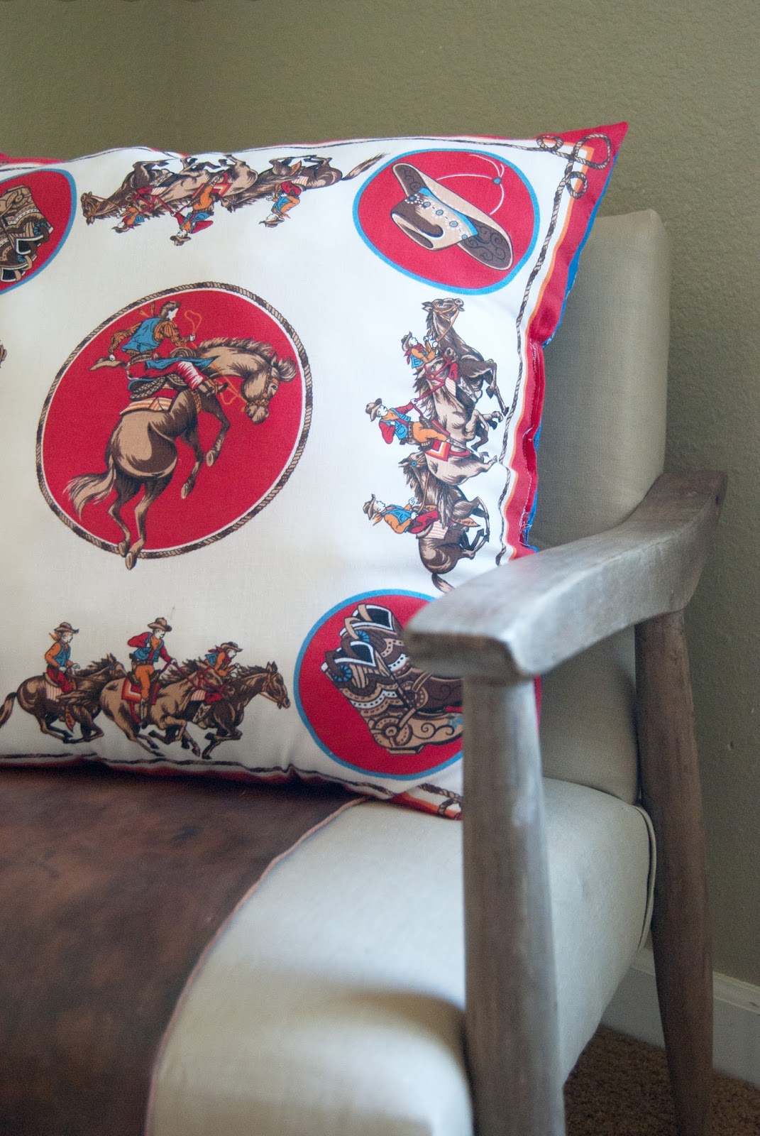 Easy Handkerchief Pillow Tutorial (a.k.a the bandanna pillow) Averie