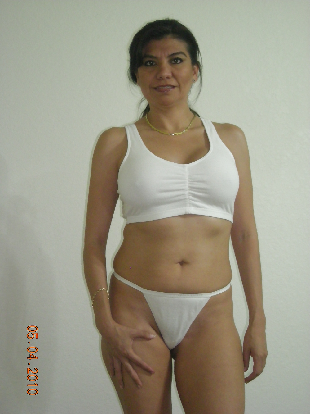 LATINA MADURA latina madura: