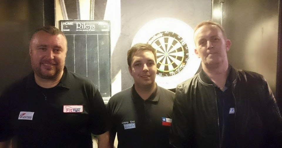 projectdarts SHEFFIELD DARTS MASTERS PINDER HITS THE TOP SPOT AND