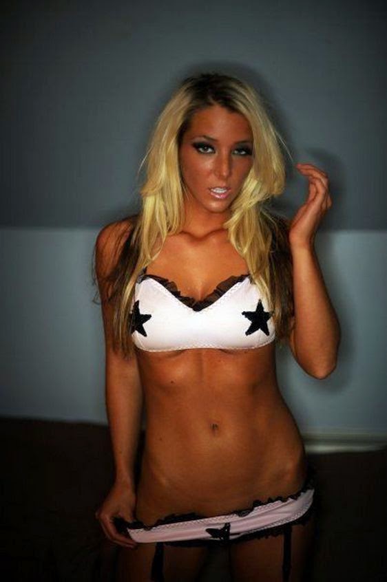 rocrpinups: The Queen of YouTube - Jenna Marbles