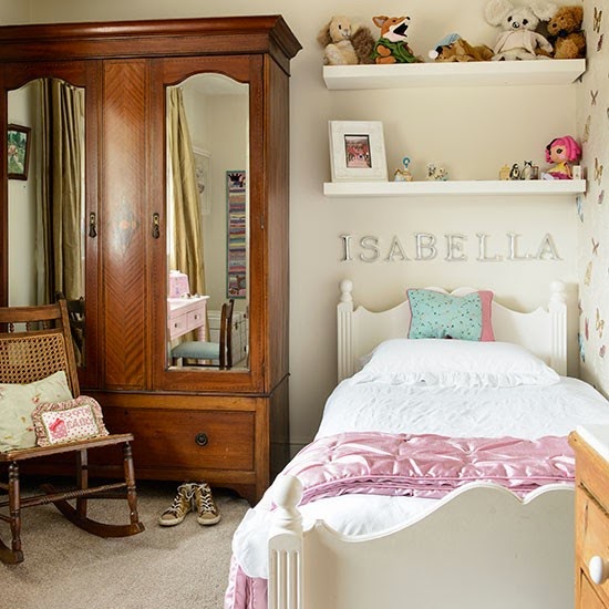 bedroom interior design traditional wooden cabinet