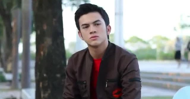 Thegirlwhoisjustanordinarygirl Cinta Bersemi Di Putih Abu Abu Watak