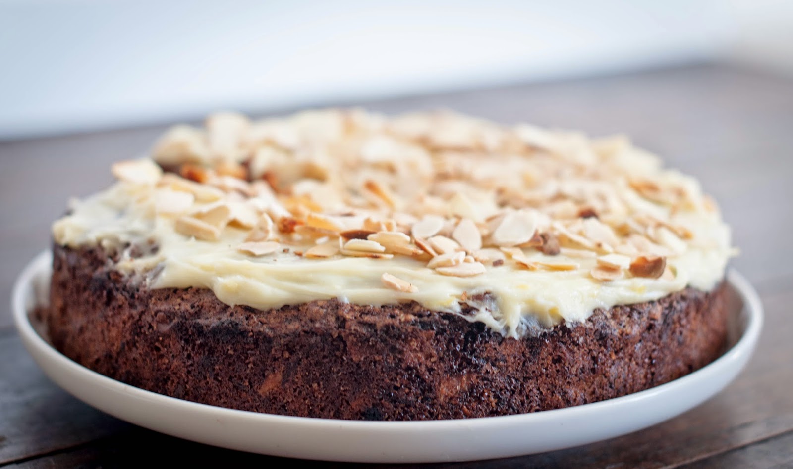 GourmetGirlfriend How to make a Date, Carrot & Walnut Cake