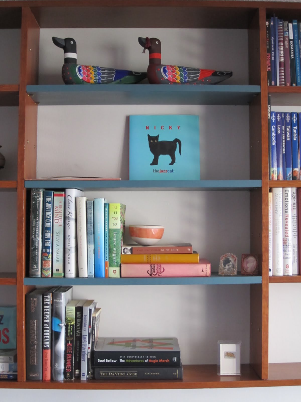T H E O R D E R O B S E S S E D How To Arrange Your Bookshelves