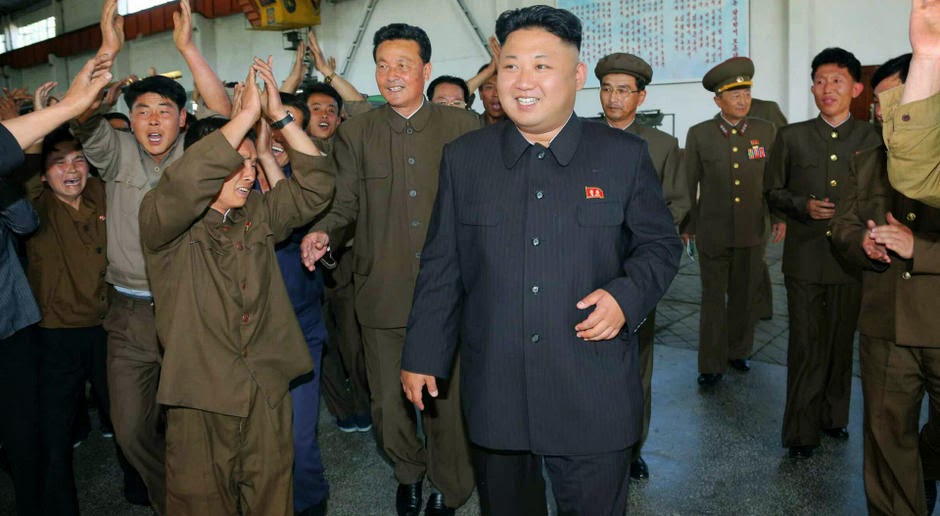 النشاطات العسكريه للزعيم الكوري الشمالي كيم جونغ اون .......متجدد  Kim+Jong-un+recently+visited+Xuzhe+Yong+Machinery+Factory+4