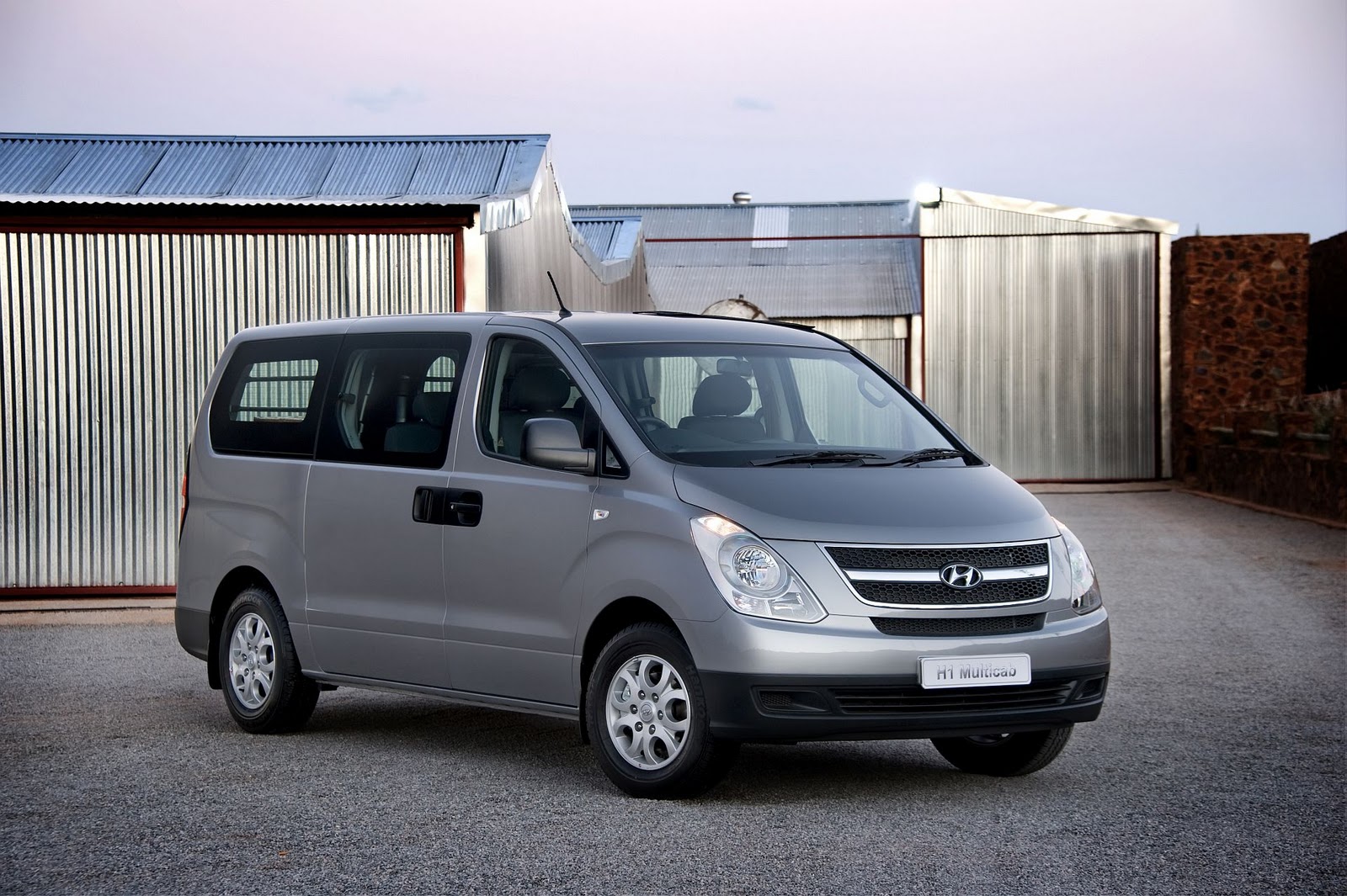 IN4RIDE: HYUNDAI CONTROVERSIALLY LAUNCHES H1 MULTICAB