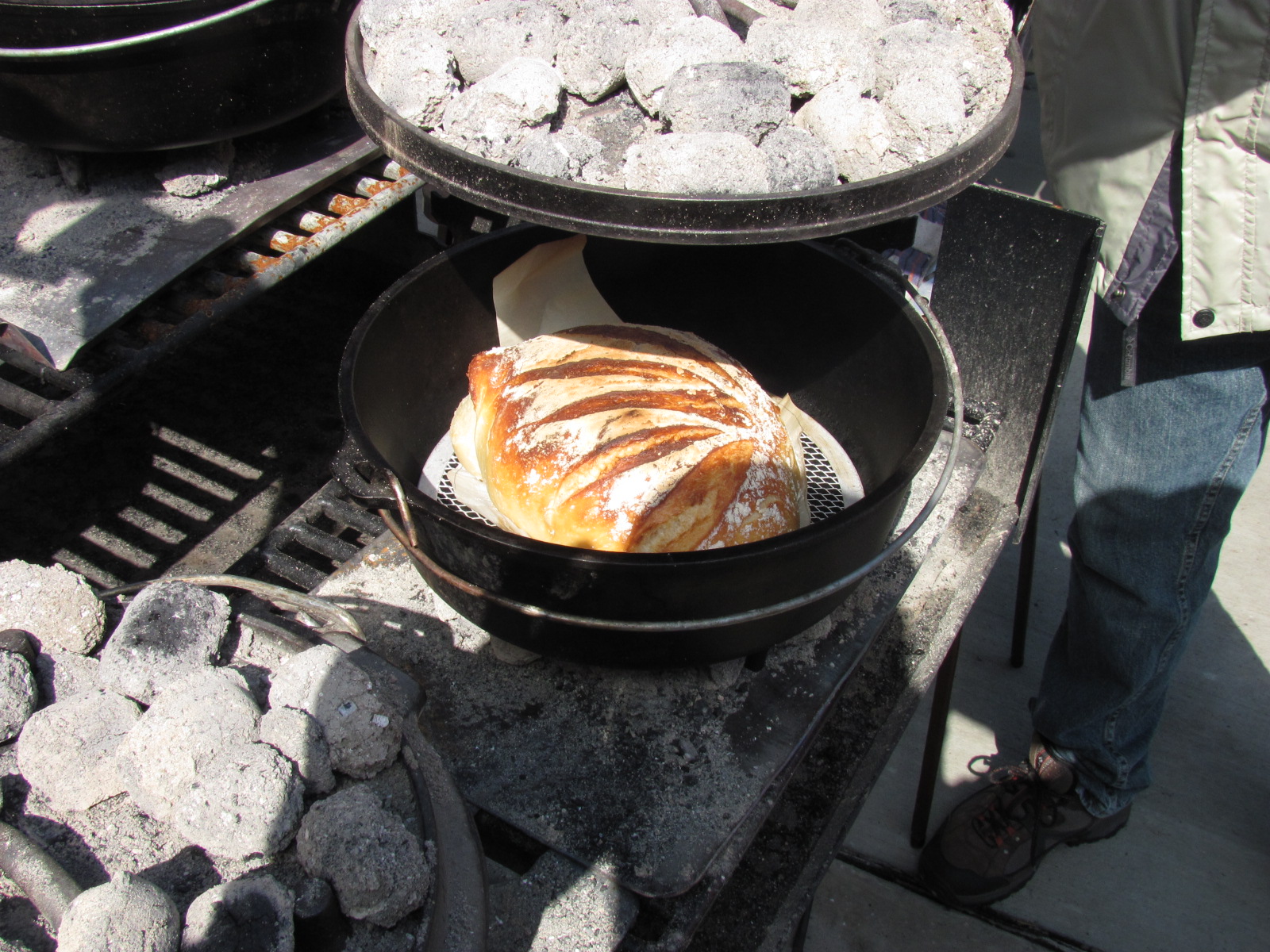 Modern Pioneer Dutch Oven Cooking... Bread Making