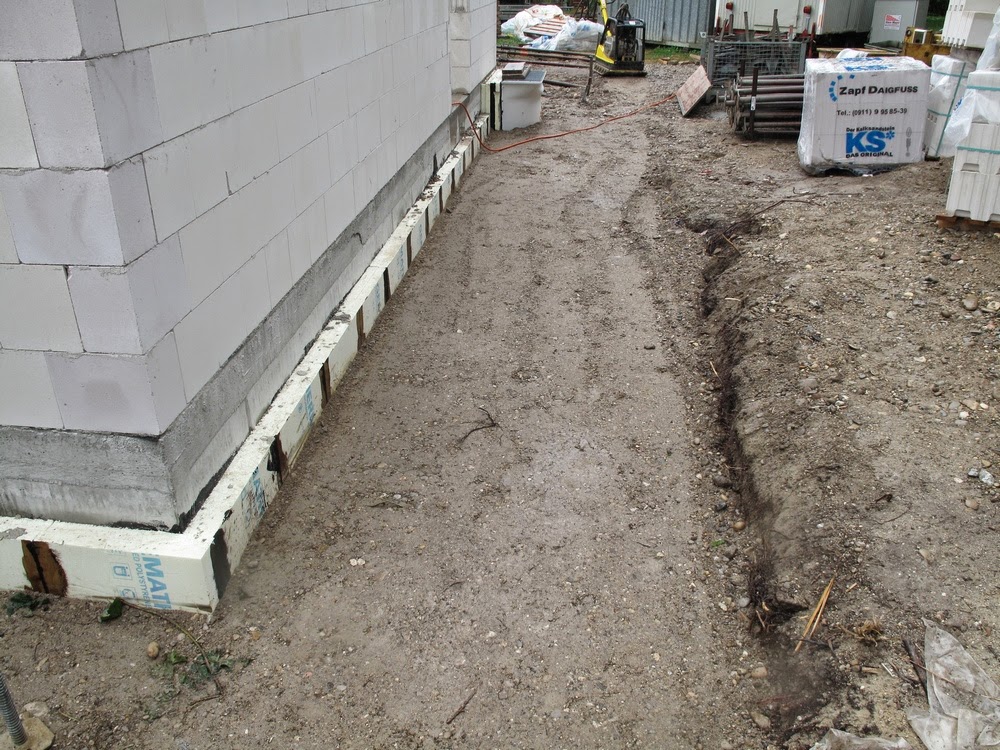 Hausbau mit der Firma KMH: Bodenplatte Garage