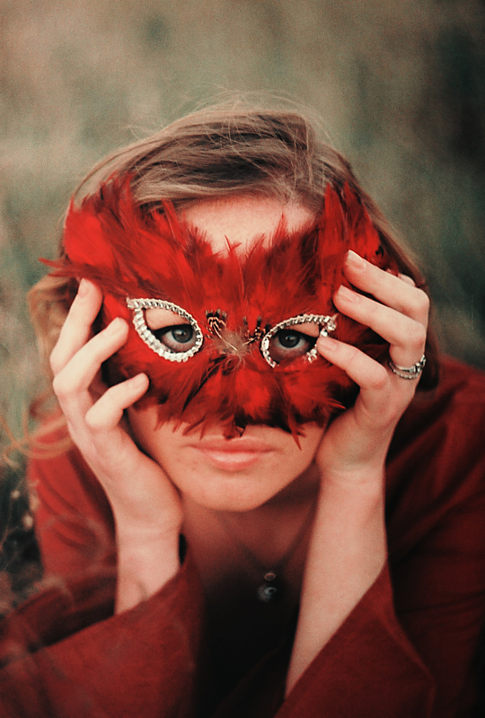 new pictures MASk.. girl with mask(16 picture)