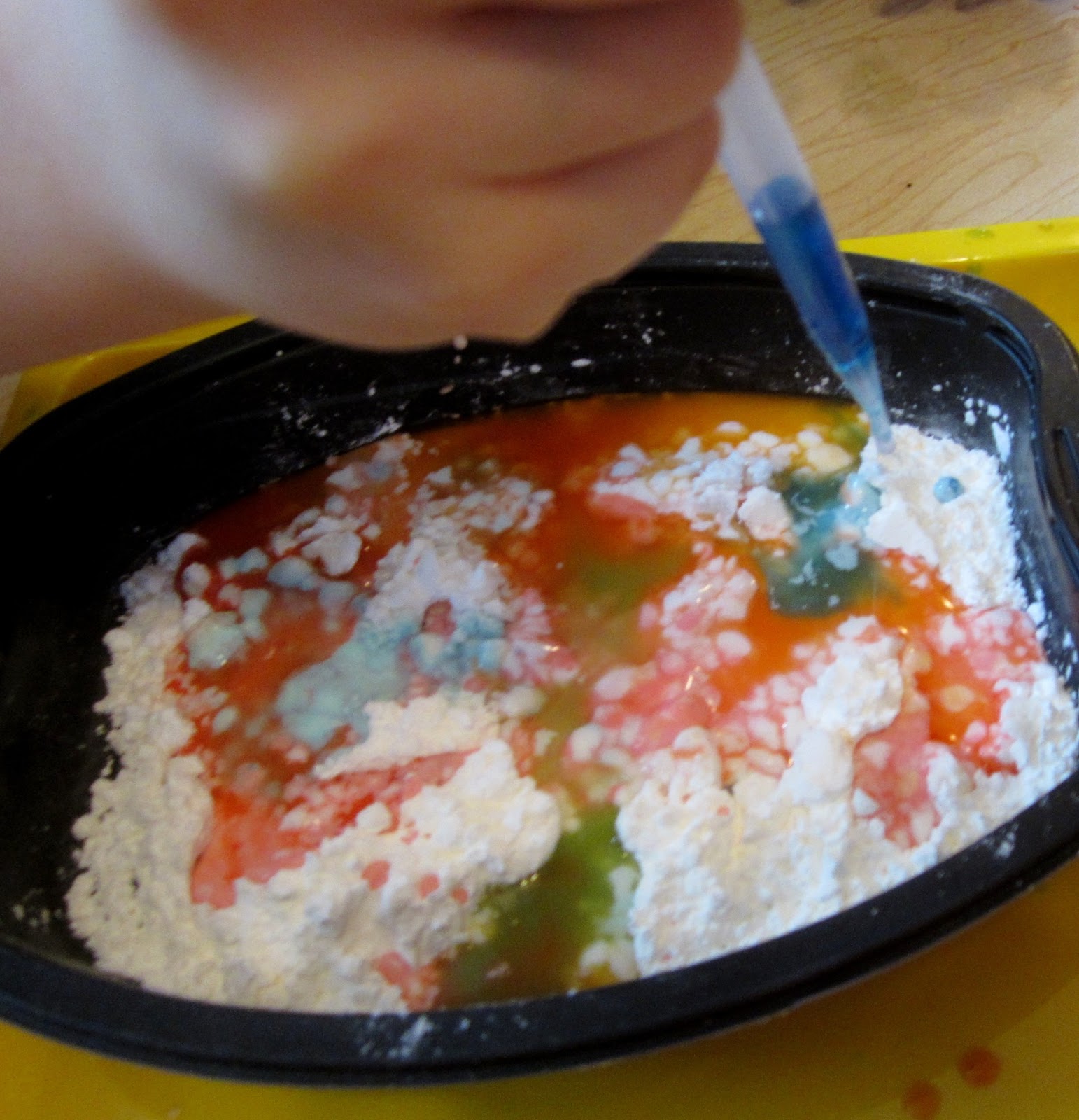 art and soul preschool Color Mixing With Cornstarch