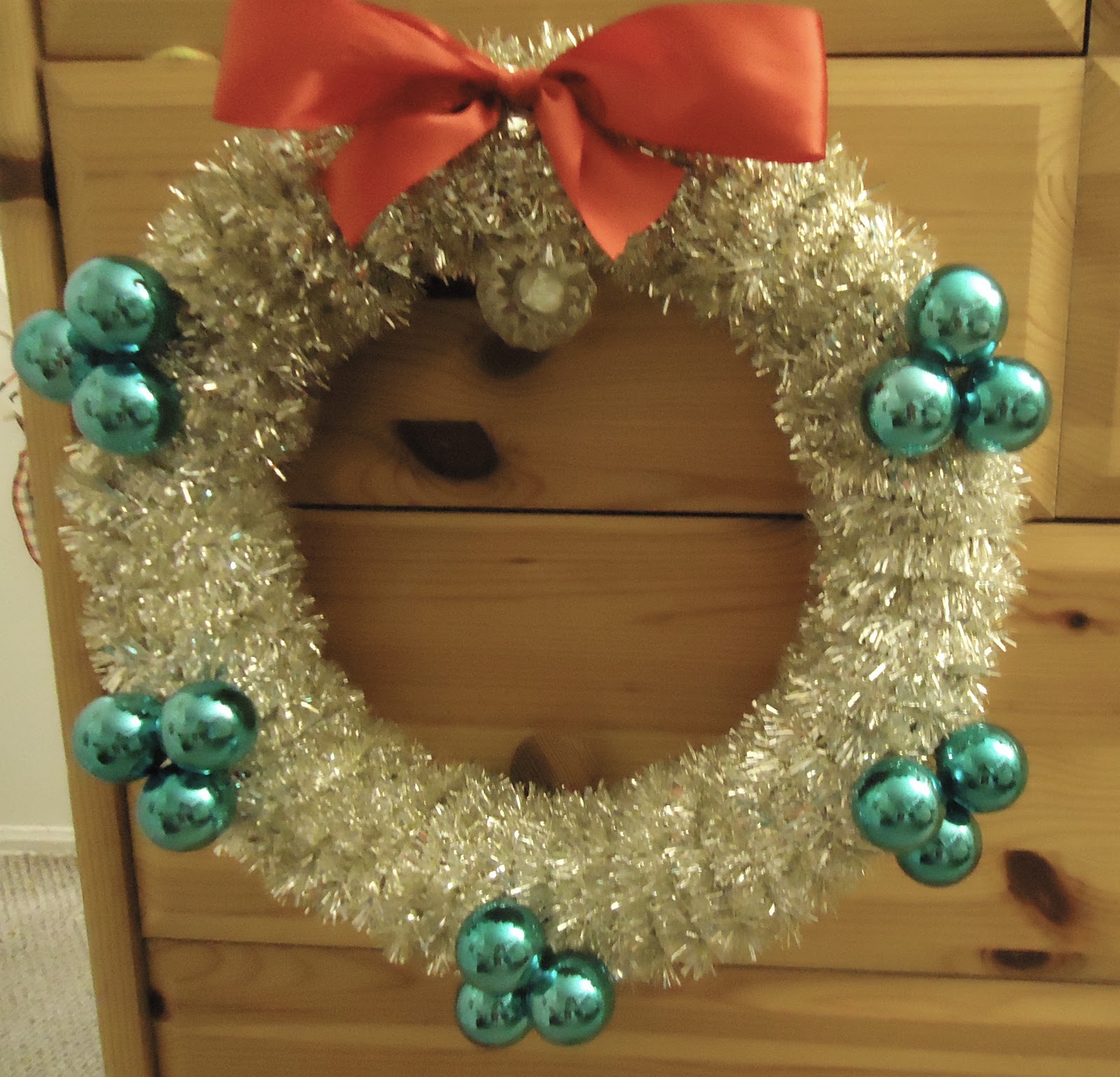 DIY Tinsel Wreath –  DIYdancer  Magazine