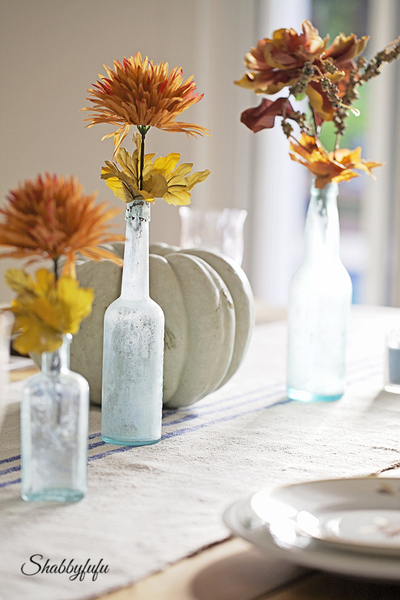 Decorating With Traditional Colors Of Autumn In A Table Setting ... Decorating With Traditional Colors Of Autumn In A Table Setting ...