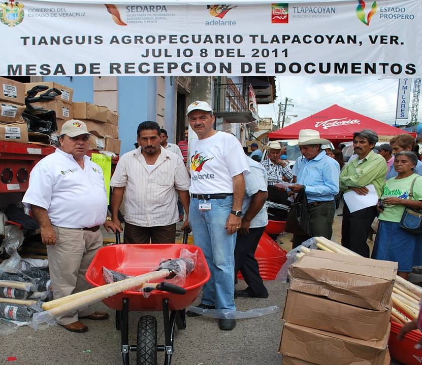 LA NOTICIA DEL HOY Y DEL MAÑANA TLAPACOYAN TRABAJA Y DA RESULTADOS EN