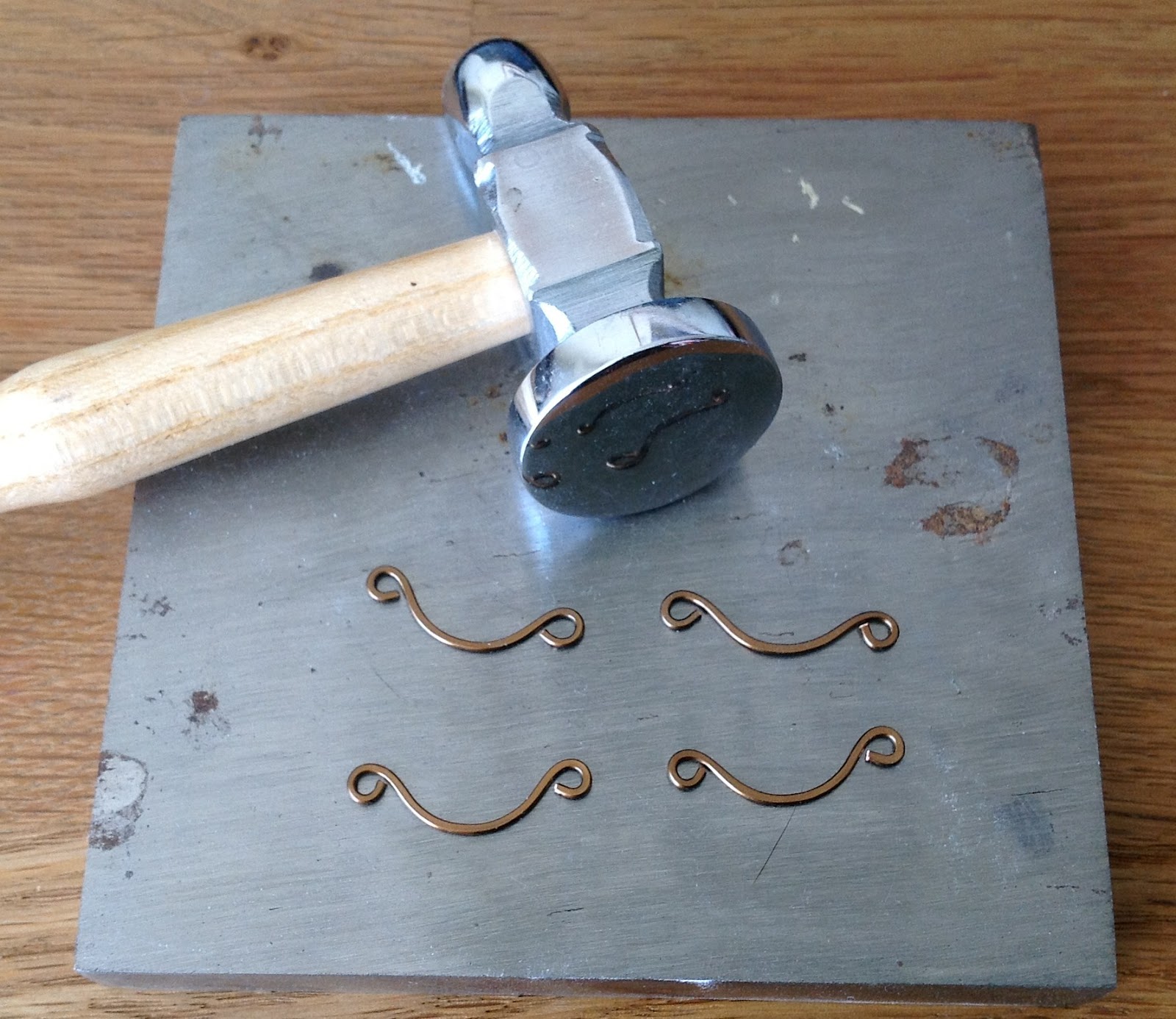 Blue Forest Jewellery's blog: Handmade Monday: Weaving wire tutorial