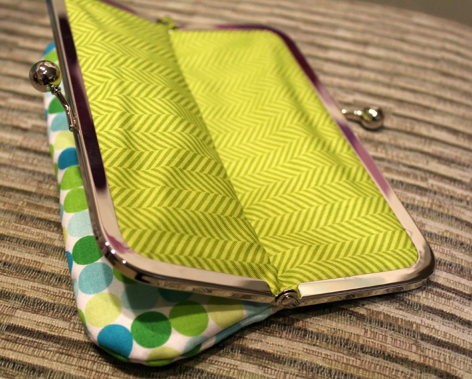 A Quilter's Table Metal Frame Purse Take 2