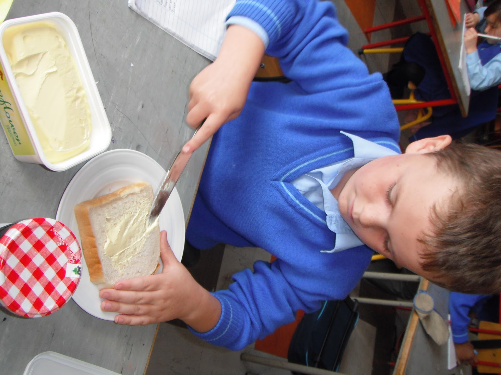 Literacy Site InstructionsMaking sandwiches in First class