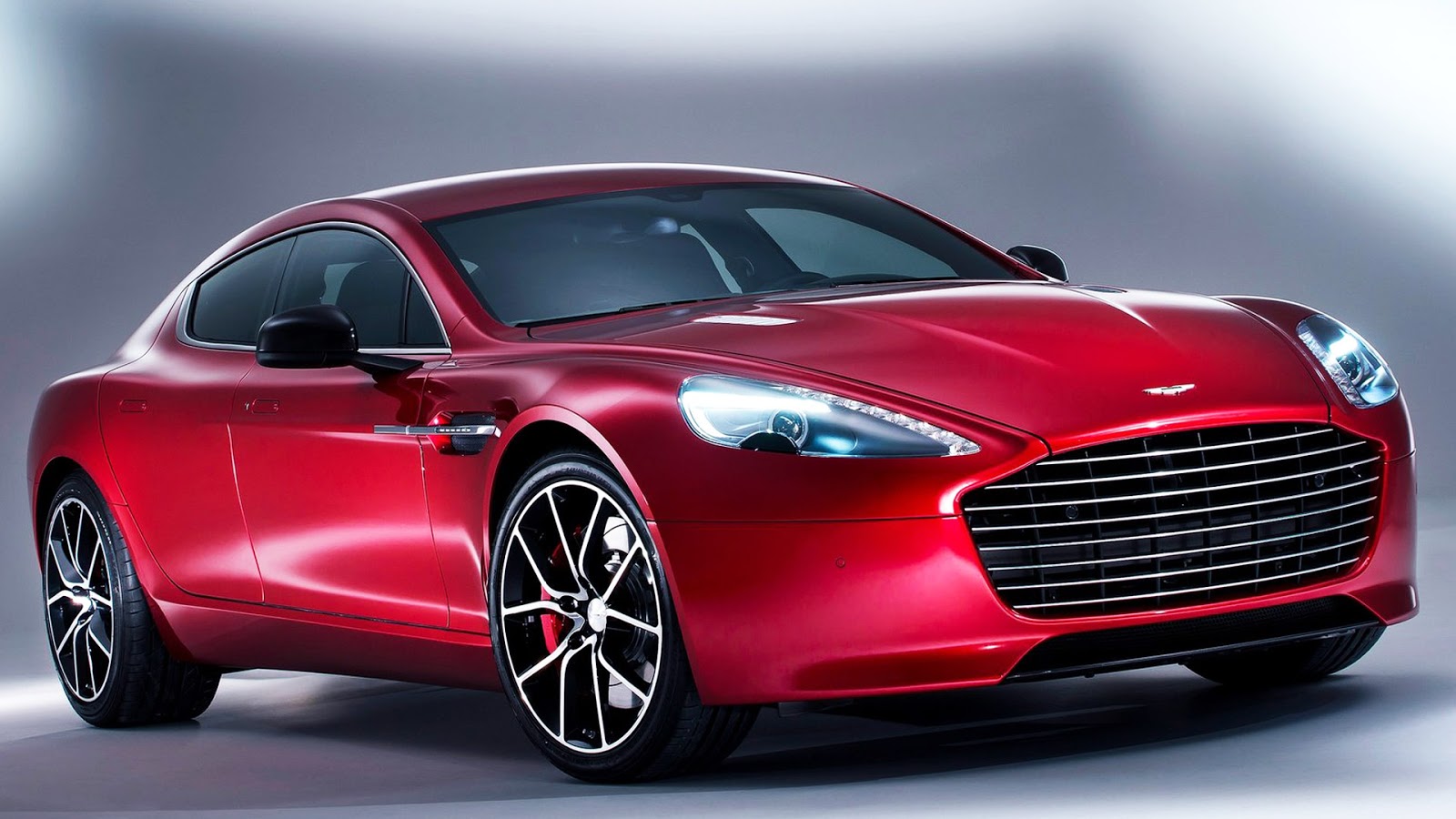 Luxury And Power: The 2014 Aston Martin Rapide S