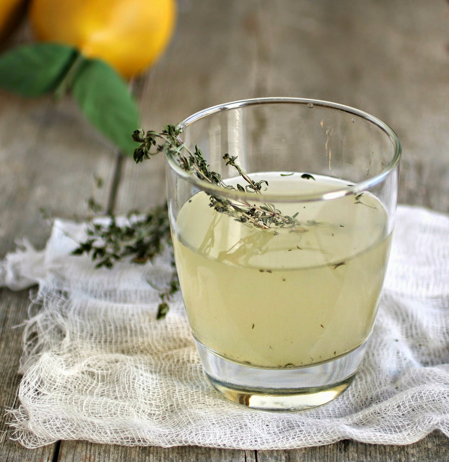 A Cocktail Life Pear & Thyme Gin Fizz