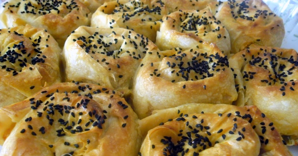 Nazlı'nın Sofrası Pırasalı Gül Börek
