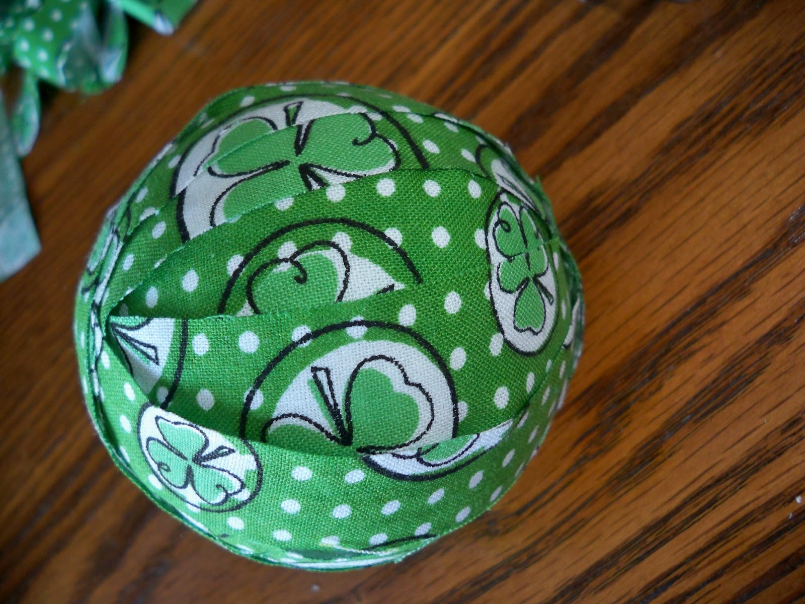 Melanie See, Melanie Do Decorative Fabric Balls (Saint Patrick's Day