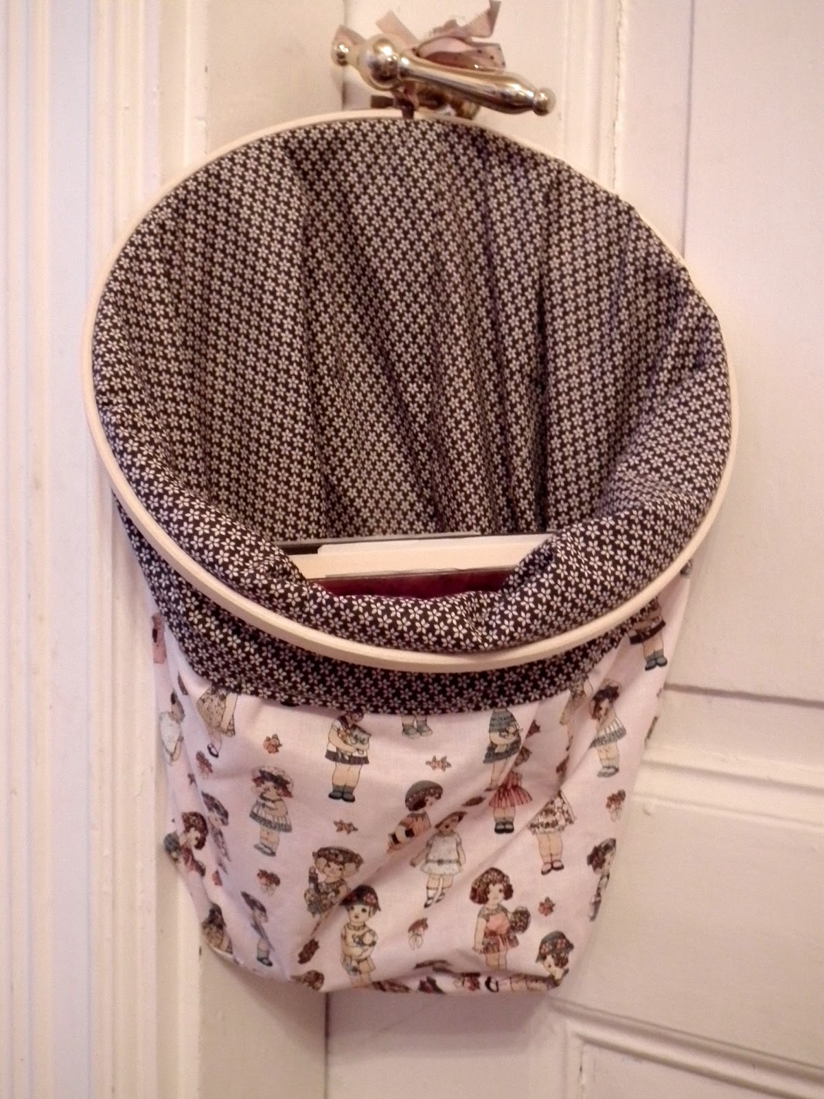 Bless, by Tone Embroidery hoop basket tutorial