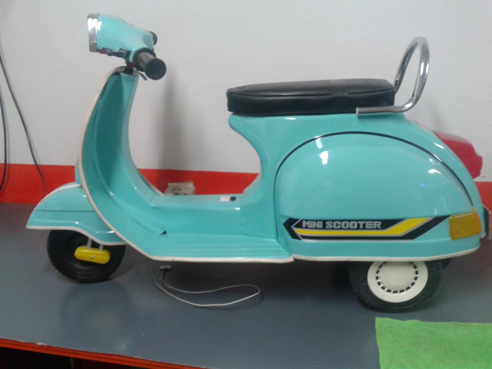 vespa electrica juguete