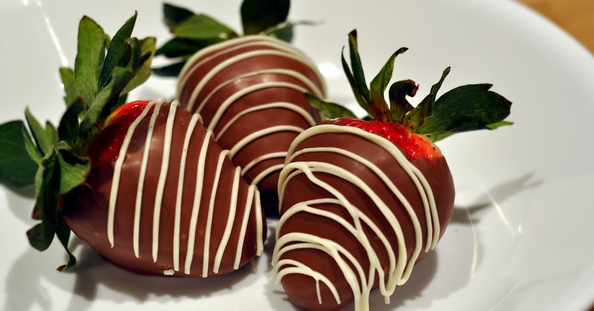 Bon Appetito!: Chocolate Covered Strawberries!