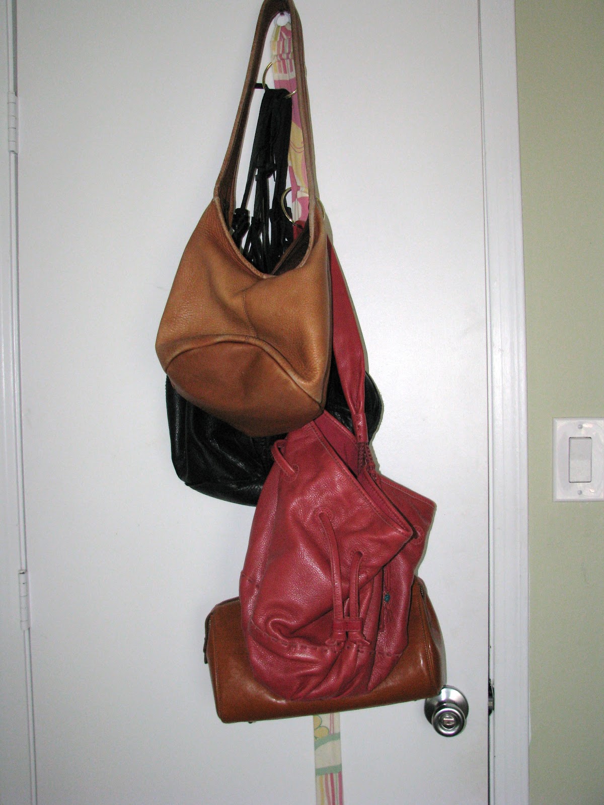 Aprons and Apples Tutorial Tuesday DIY customizable purse hanger