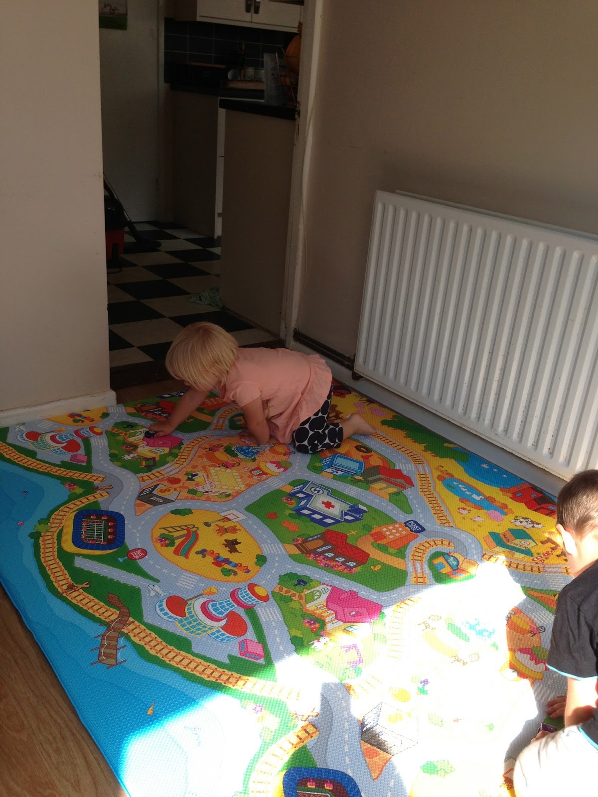 Toto Kidogo Dwinguler Playmat Review chelseamamma.co.uk