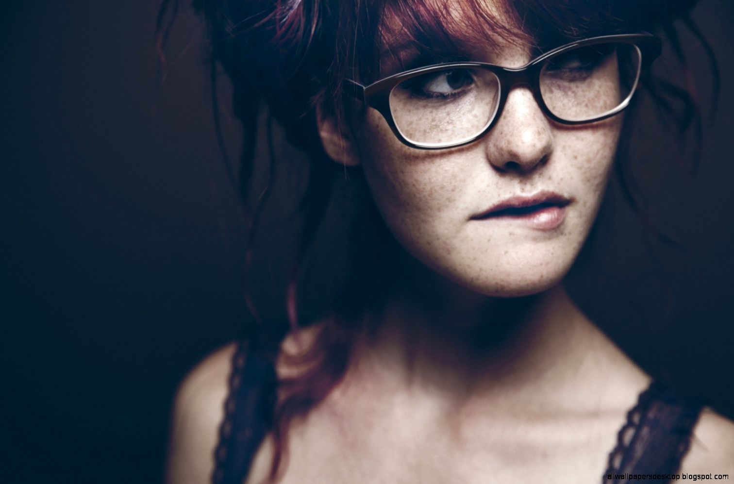 Download Wallpaper 1680x1050 Redhead Girl Glasses Eyes Download Wallpaper 1680x1050 Redhead Girl Glasses Eyes