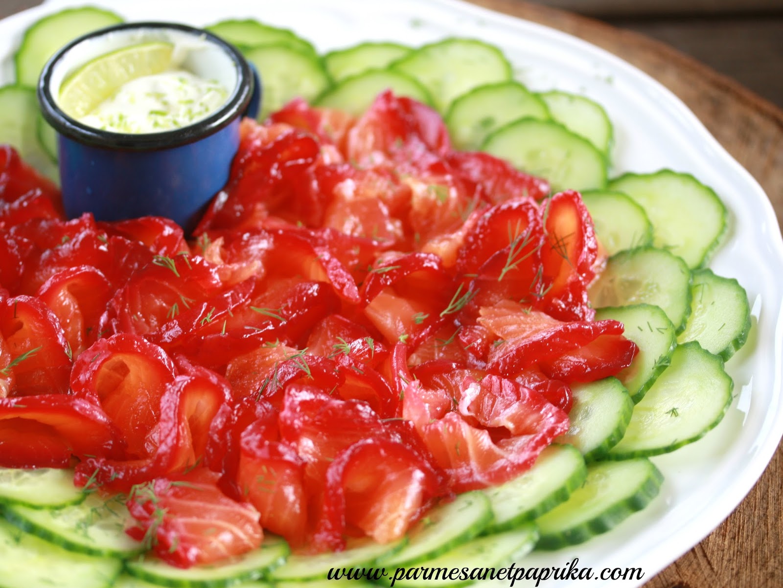 Parmesan et Paprika Saumon Gravlax à la Russe avec Vodka et Betterave