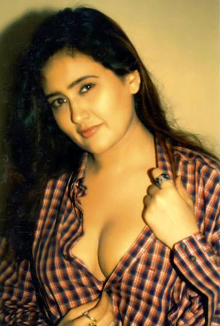 Chubby tamil actress nude boobs images photos