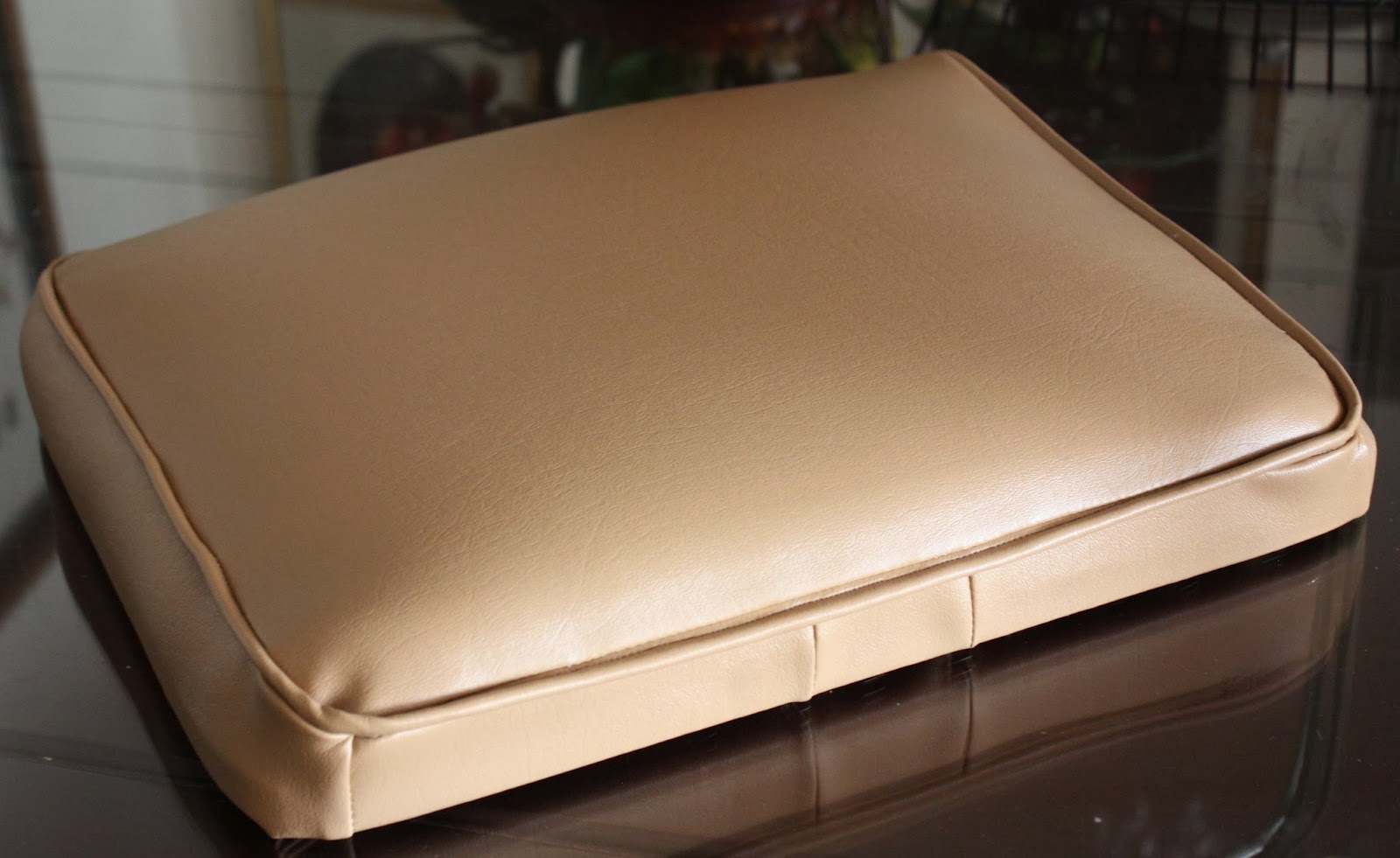 *SkinnyMinhy's Adventures in Food + Crafting Land* DIY Reupholstering