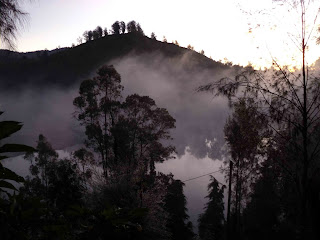 Bittersweet Adventure 2.0: Mahameru (Bagian 1) danau-ranu-pane-kabut