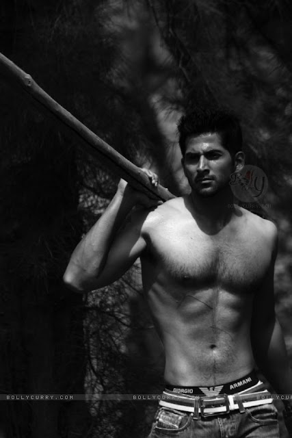 Hot Body Shirtless Indian Bollywood Model & Actor: SMB on strike