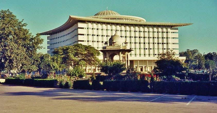 Historical Planet Wapda House Charing Cross The Mall In