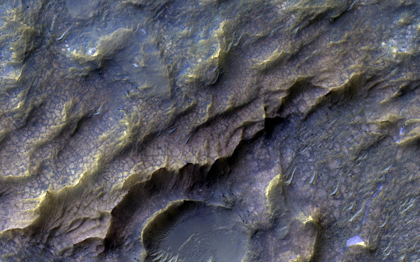 NASA在火星上的探測器MRO(Mars Reconnaissance Orbiter)傳回地表探測的照片,而這照片讓NASA人員驚嘆這是「火星的龍鱗」! NASA在火星上的探測器MRO(Mars Reconnaissance Orbiter)傳回地表探測的照片,而這照片讓NASA人員驚嘆這是「火星的龍鱗」!