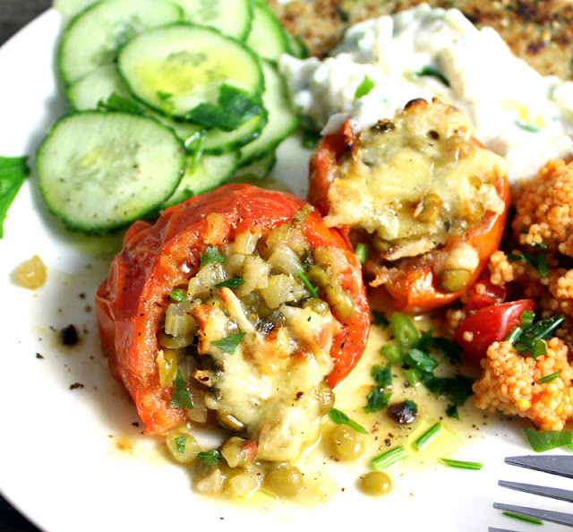 Oppskrift Gratinerte Tomater Ertefyll Grønne Splitterter Vegansk Middag Vegetarmat
