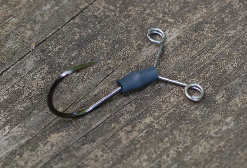 Bass Junkies Frog Pond: Lake Fork Frog Tail Hook Review