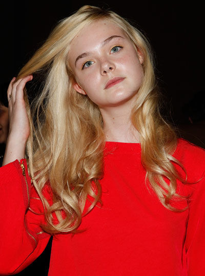 Elle Fanning New Images Wallpapers 2012 HD Biography