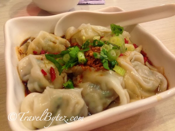 Pork Dumplings with Spicy Chilli Sauce Pork Dumplings with Spicy Chilli Sauce