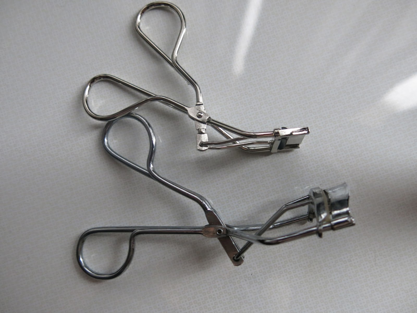 Lipstick in the attic Mac half lash curler review and demo