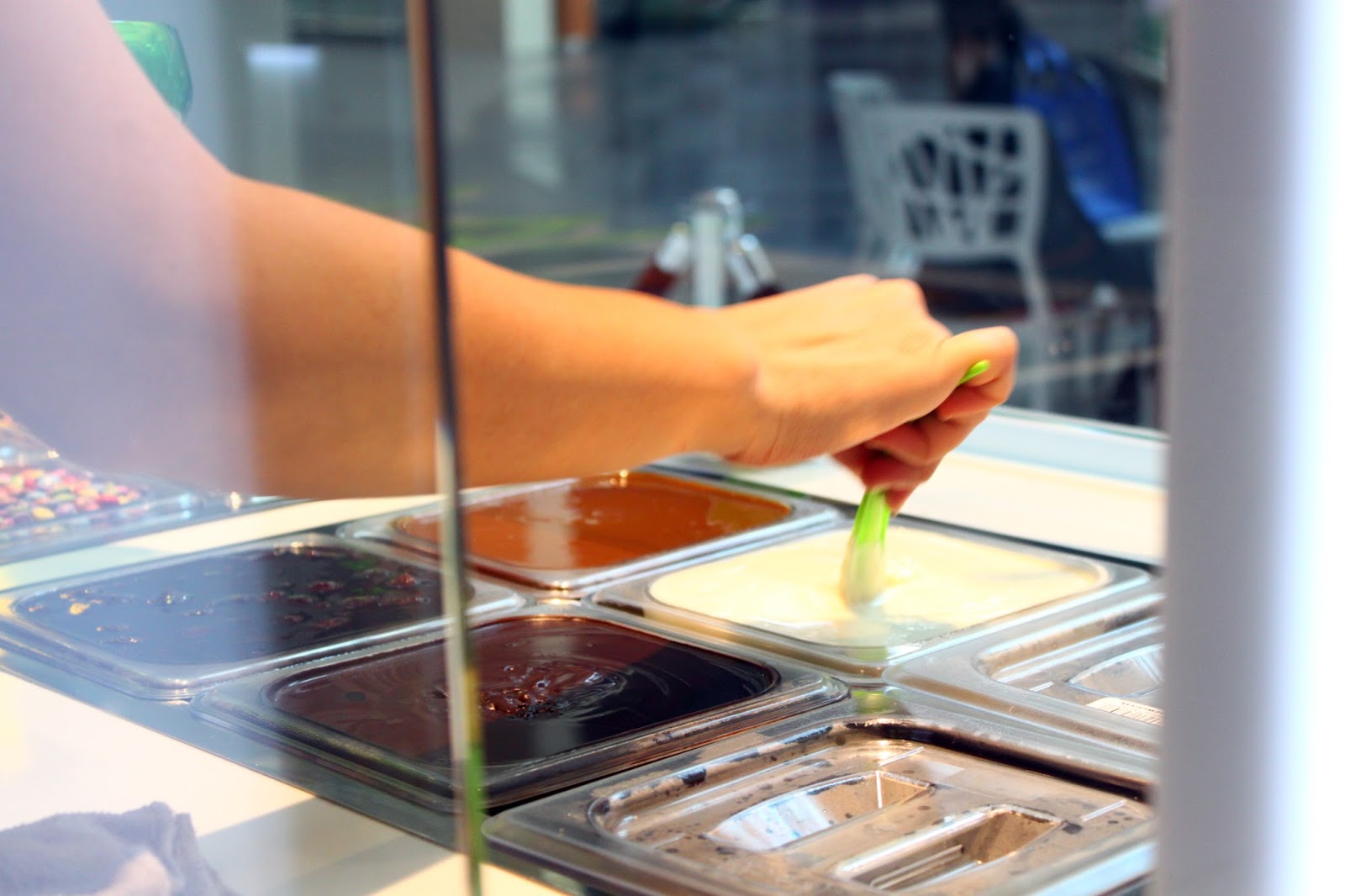 llaollao Natural Frozen Yogurt Midvalley Megamall, KL f i n d i n g