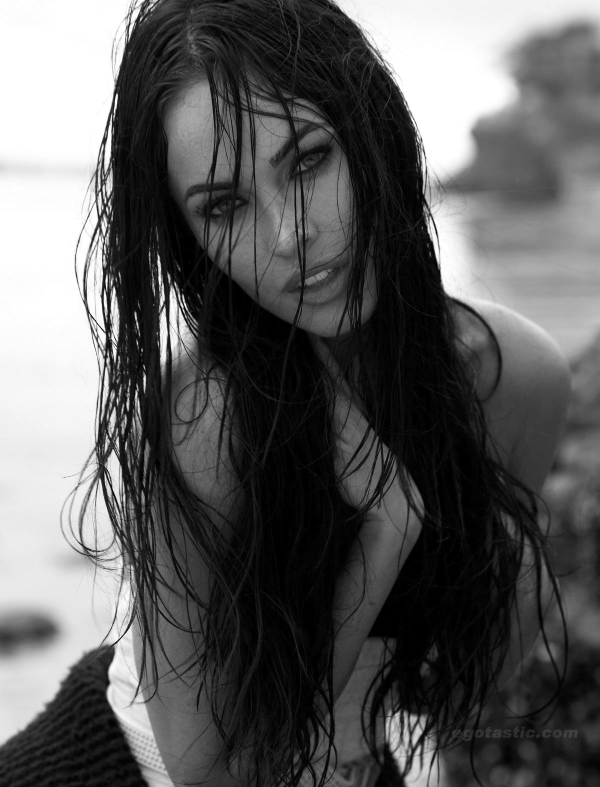 http://3.bp.blogspot.com/-CpOYd5zJ7Hw/TdGK1I8rn0I/AAAAAAAADn8/M7k8Tg4tAfo/s1600/megan-fox-alexei-hay-photoshoot-09.jpg