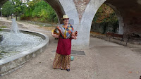 Un paseo teatralizado por el Canal Bajo