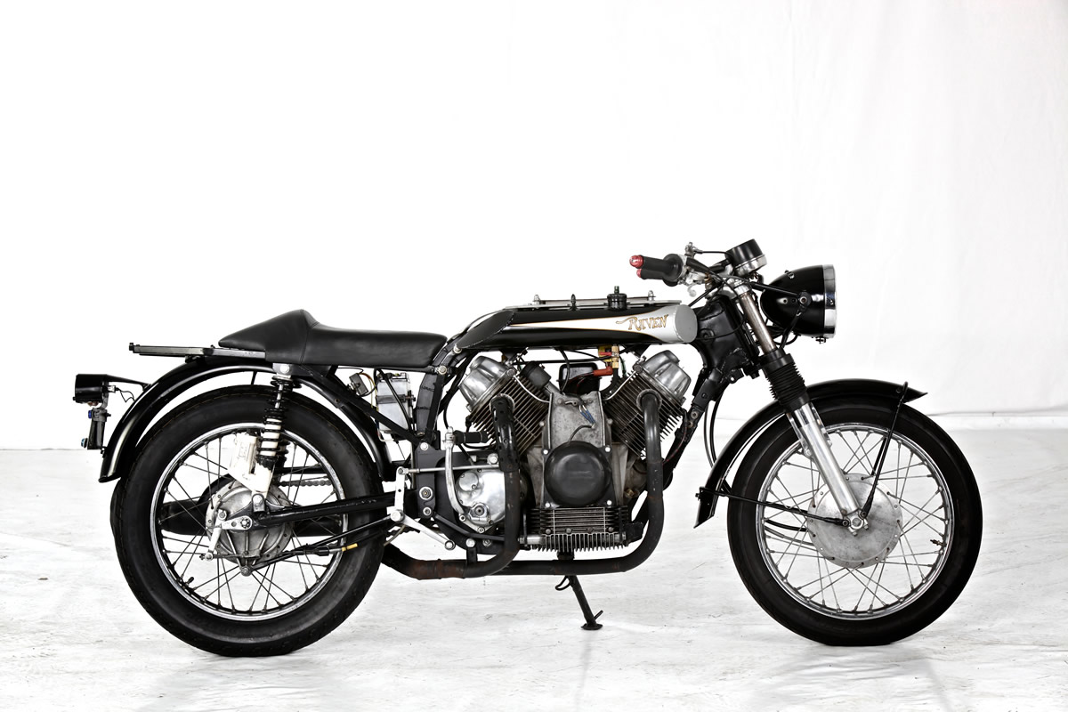 Moto Guzzi 750 Raven Motorcycles. 8negro