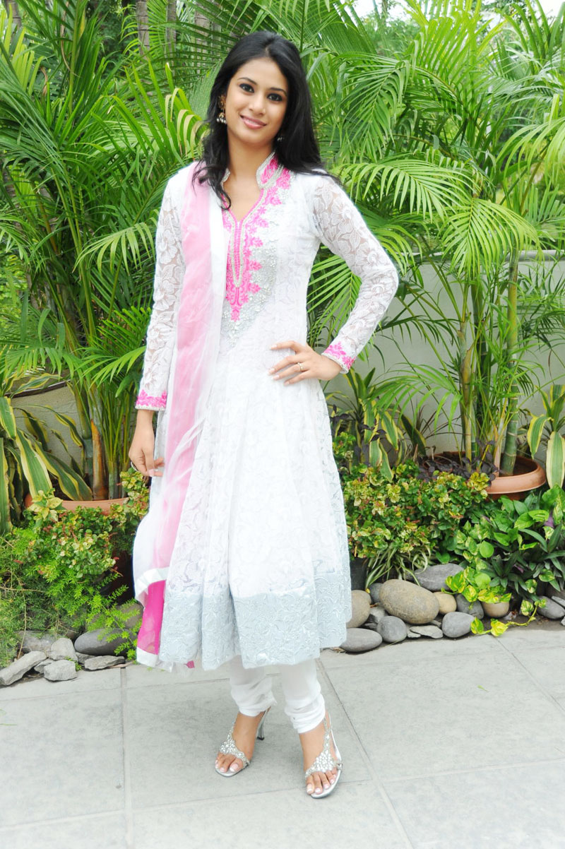 Zara Life is Beautiful heroine Stills