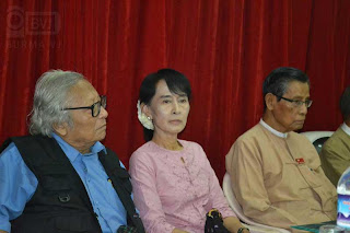 Overseas Burmese – အလြန္အကၽြံ အေကာင္းျမင္ျခင္း၊ အဆိုုးျမင္ျခင္း မျပဳၾကဘဲ ဒီမိုုကေရစီေရး မေလ်ာ့တမ္းဆက္လႈပ္ရွားၾကရန္ ေဒၚေအာင္ဆန္းစုုၾကည္ ေျပာၾကား