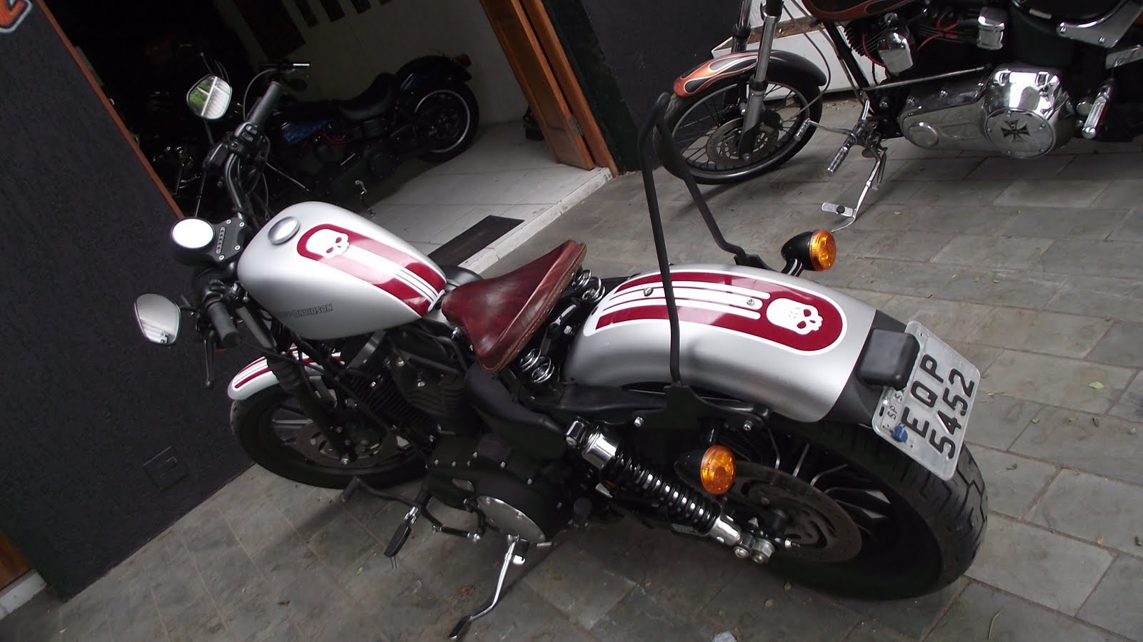 Hot Custom 883 IRON SISSY BAR CRAZY SCHOOL